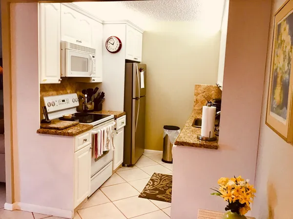 $1,600 | 4008 Cornwall East, Boca Raton, FL 33434