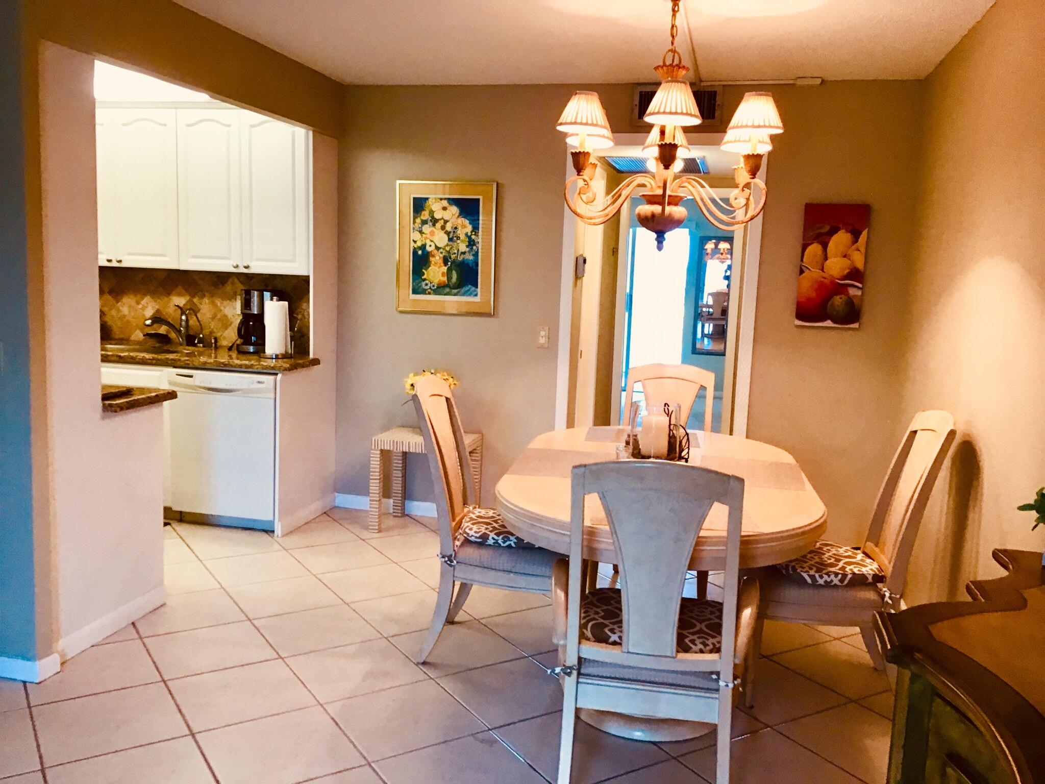 4008 Cornwall East Boca Raton, FL 33434 - Photo 4 of 27 EBD1D025-9BCF-40BE-98B6-47C40855E86A (1)