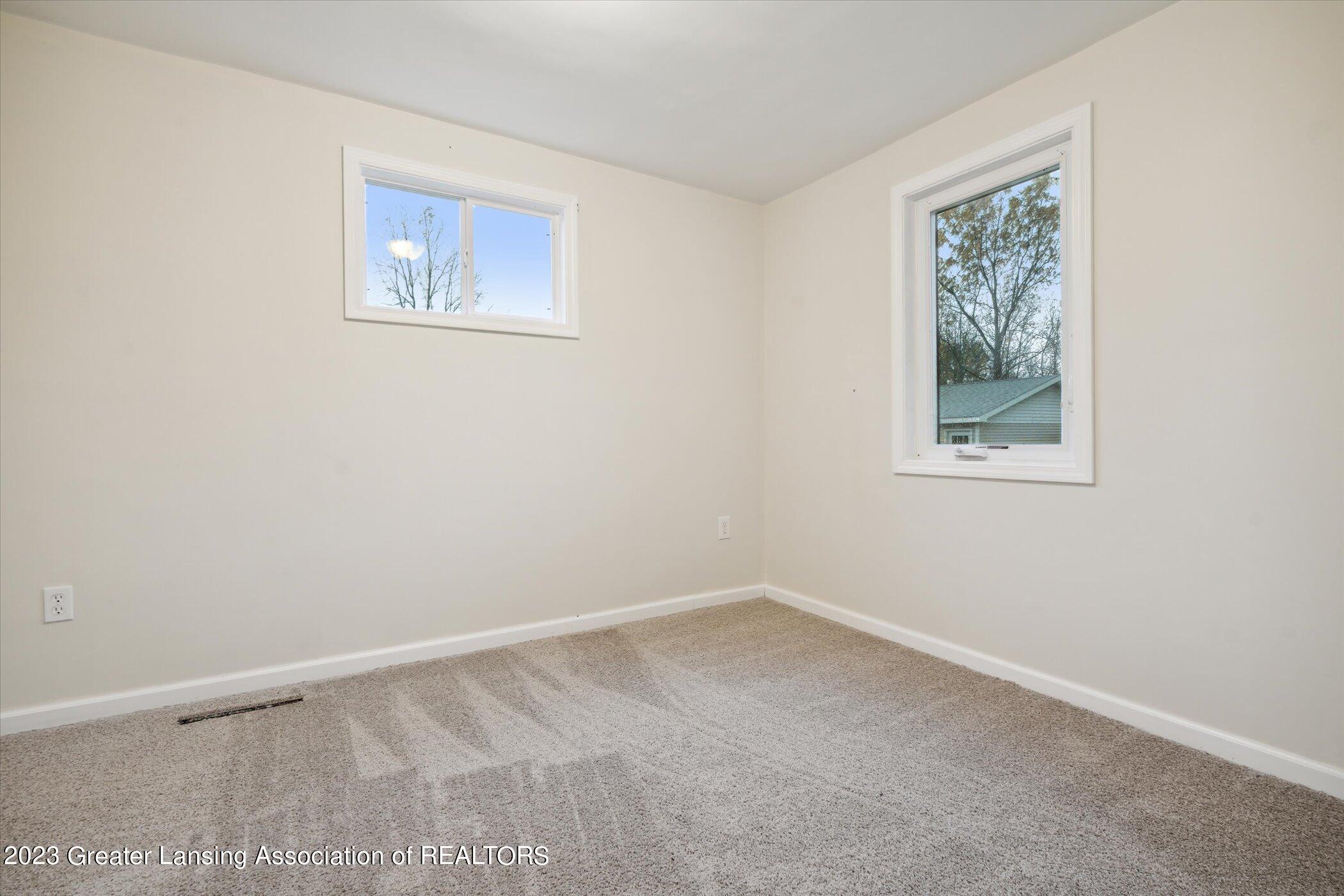 400 North State Road Owosso, MI 48867 - Photo 33 of 61 19-400-N-State-Rd-Owosso-MI-48867-Window