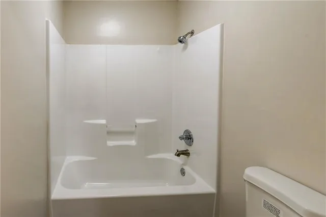 $215,000 | 18607 East 6th Street North, Independence, MO 64056