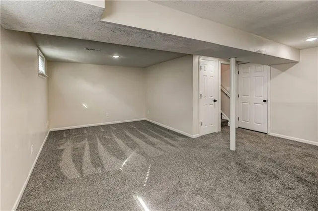 $215,000 | 18607 East 6th Street North, Independence, MO 64056