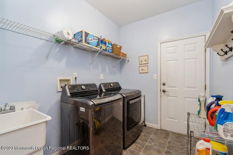 8 Dominion Drive Jackson, NJ 08527 - Photo 12 of 34 Laundry room