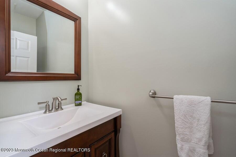 8 Dominion Drive Jackson, NJ 08527 - Photo 13 of 34 Half bath