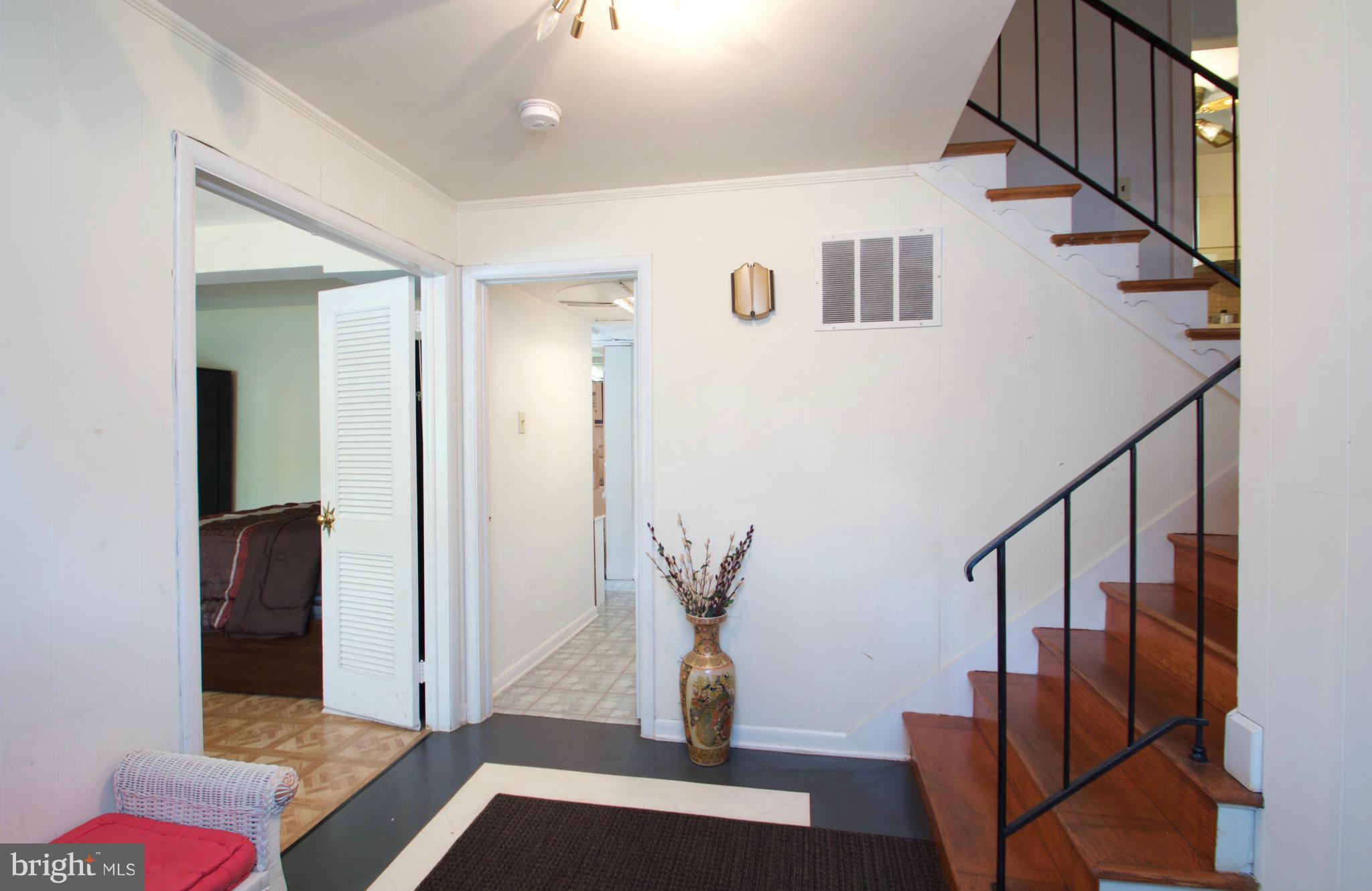 2501 Spencer Road Silver Spring, MD 20910 - Photo 4 of 19 Interior (General)