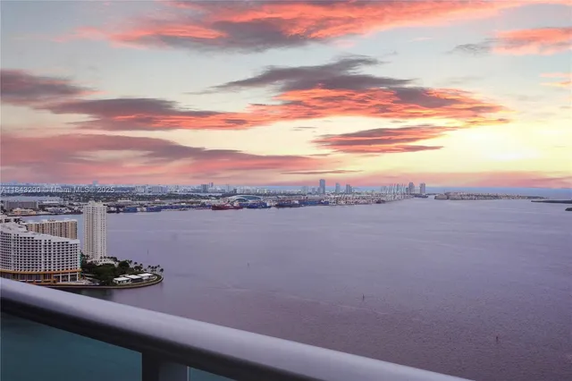 $1,950,000 | 1331 Brickell Bay Drive, Unit 4303, Miami, FL 33131