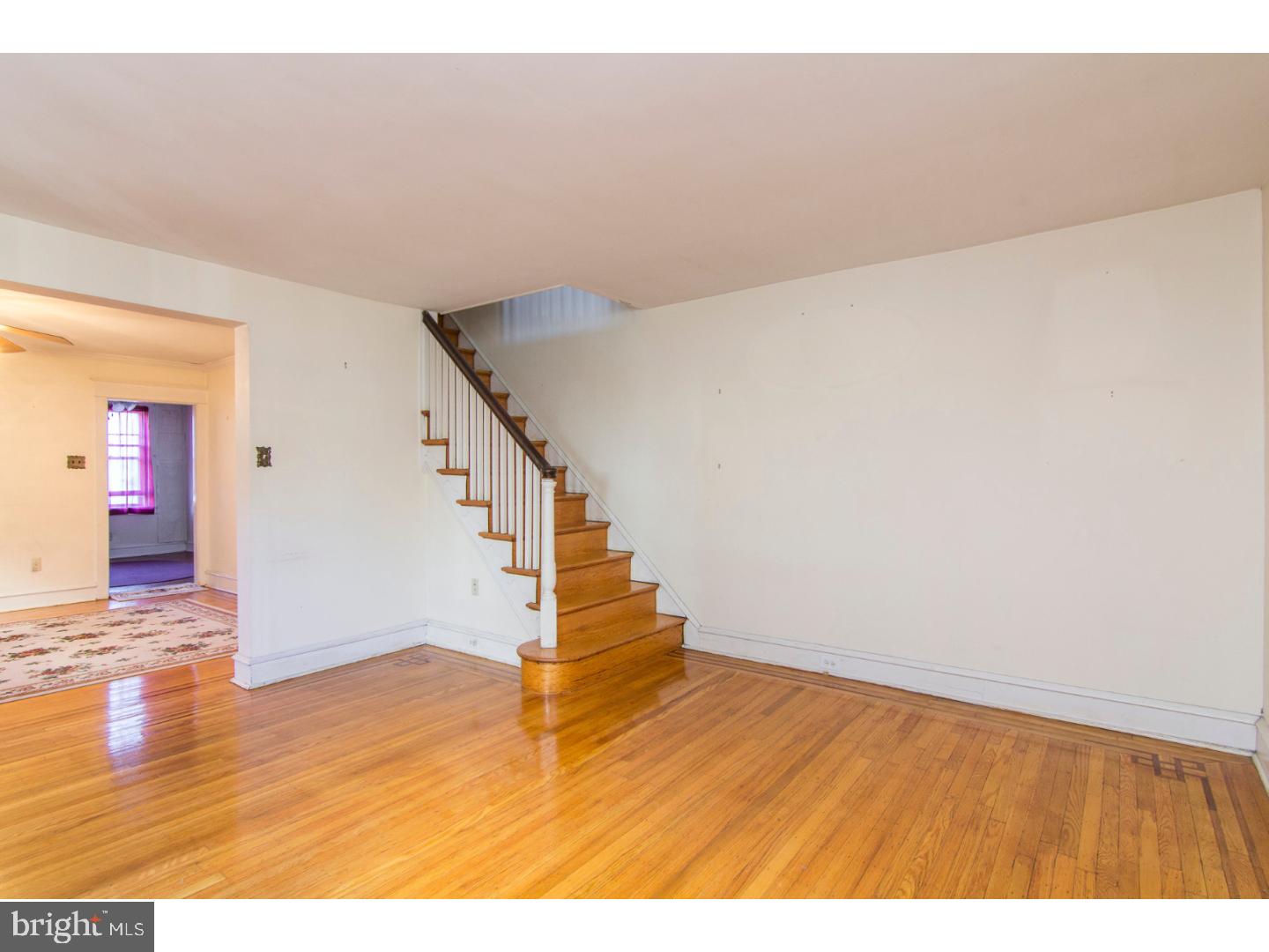 113 Wayne Avenue Springfield, PA 19064 - Photo 7 of 24 Living Room