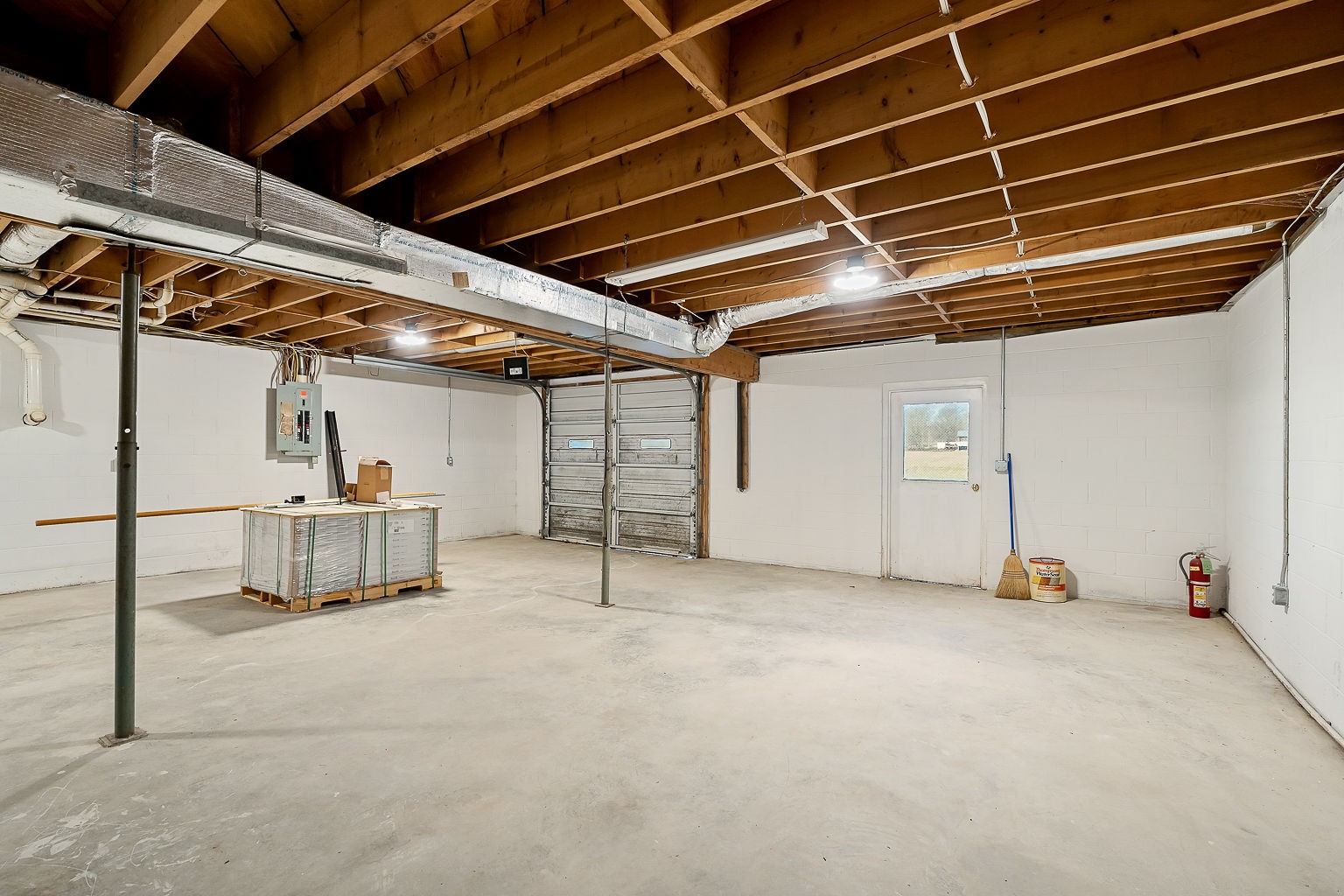 6401 Lucky Road McMinnville, TN 37110 - Photo 16 of 50 a view of empty room with wooden ceiling