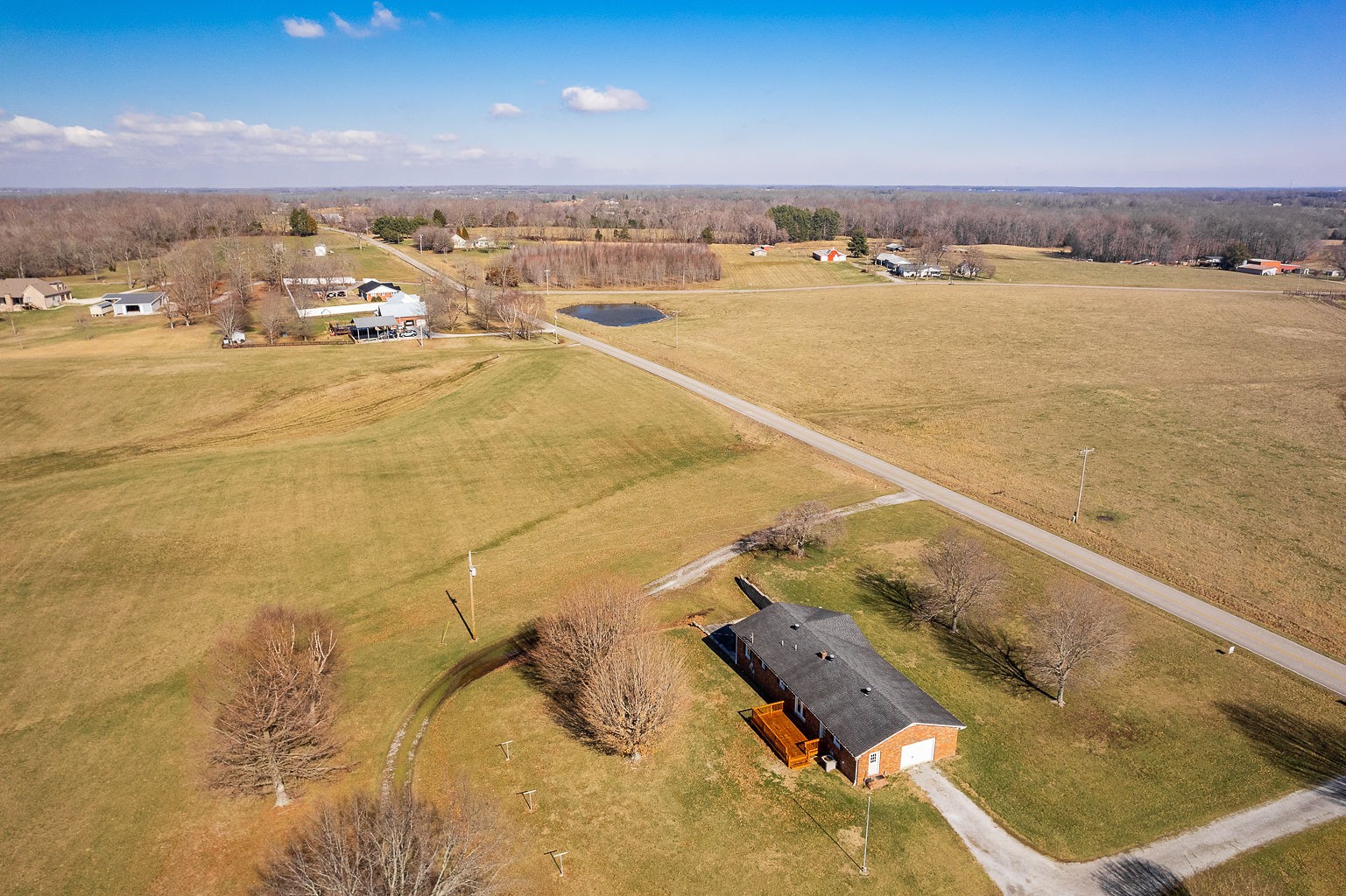 6401 Lucky Road McMinnville, TN 37110 - Photo 5 of 50 a view of a ocean