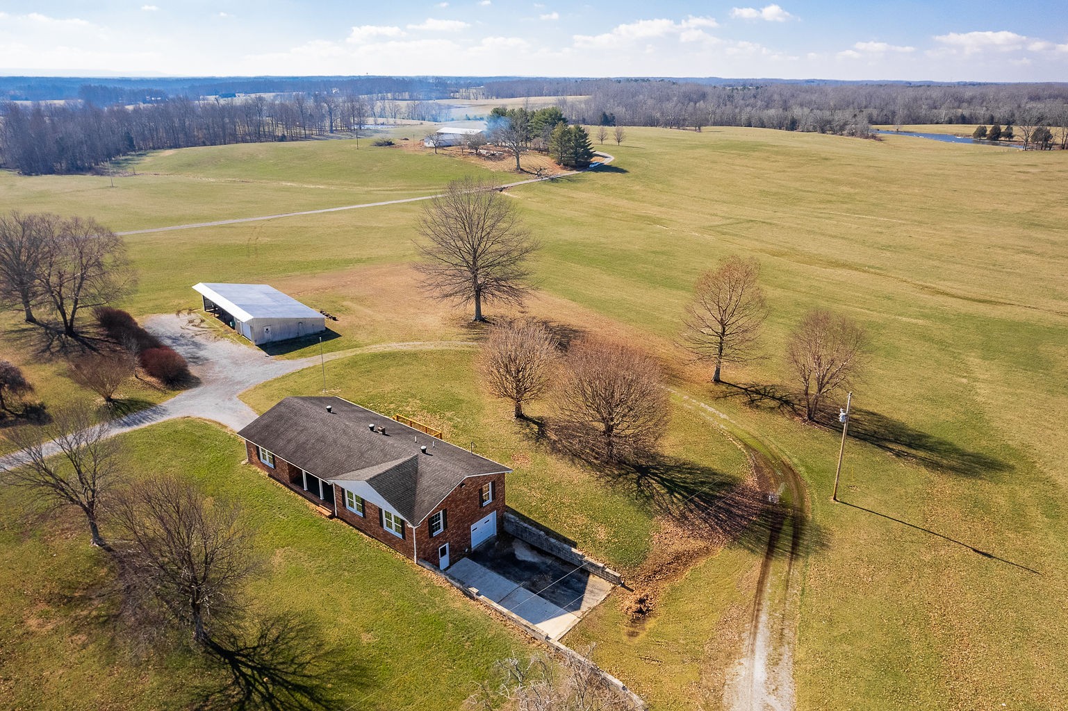 6401 Lucky Road McMinnville, TN 37110 - Photo 6 of 50 a view of an ocean view
