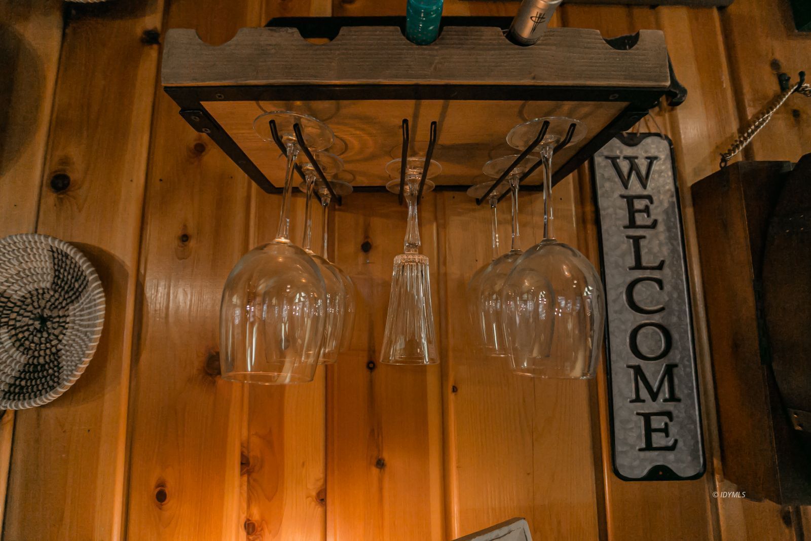52507 Sylvan Way Idyllwild, CA 92549 - Photo 18 of 43 a bathroom with a shower