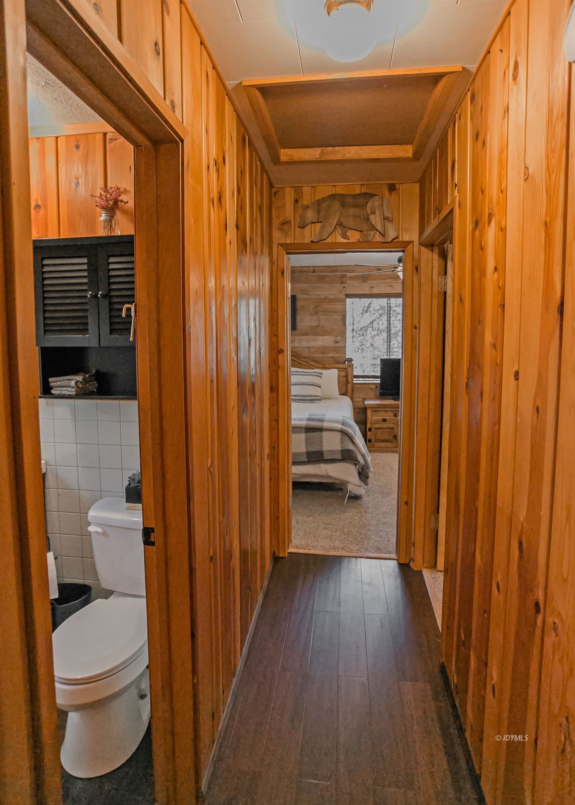 52507 Sylvan Way Idyllwild, CA 92549 - Photo 33 of 43 a view of bathroom with a toilet and a shower