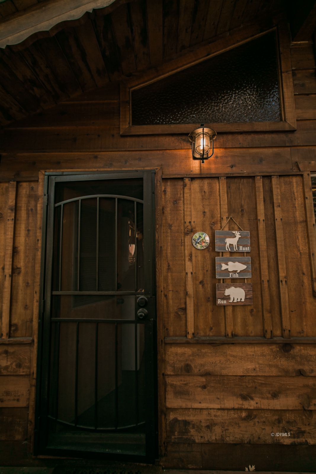 52507 Sylvan Way Idyllwild, CA 92549 - Photo 37 of 43 a view of wooden door