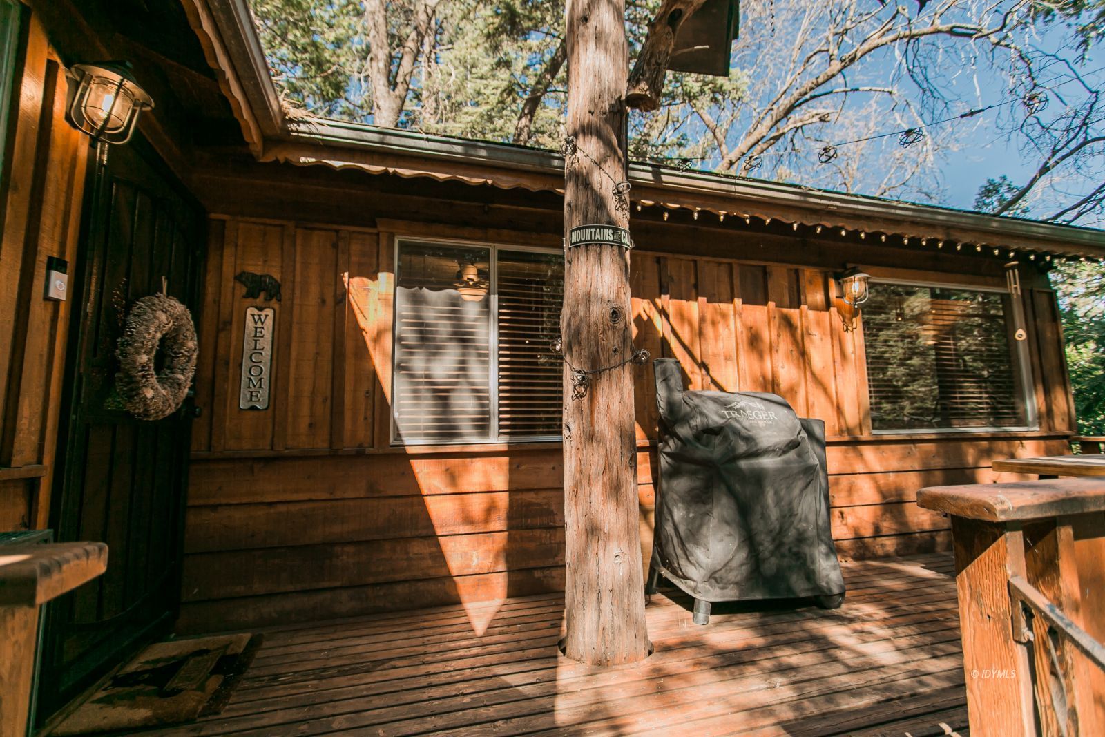 52507 Sylvan Way Idyllwild, CA 92549 - Photo 7 of 43 a view of porch with seating space