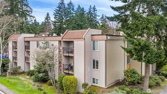 $395,000 | 14630 Northeast 32nd Street, Unit 7, Bellevue, WA 98007