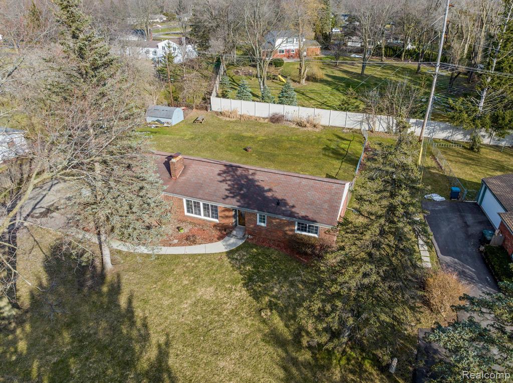 1062 North Adams Road Rochester, MI 48306 - Photo 4 of 28