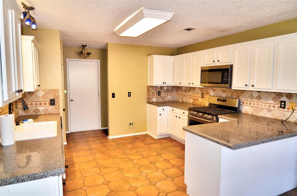 8205 Intrepid Lane Rowlett, TX 75089 - Photo 6 of 13