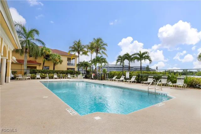 $209,900 | 4214 Bellasol Circle, Unit 814, Fort Myers, FL 33916