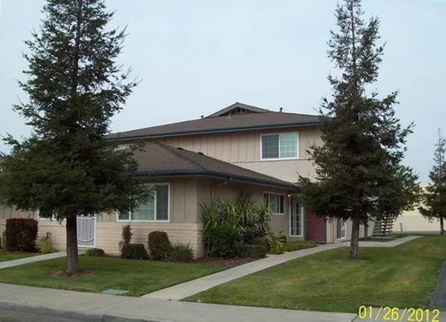 $194,900 | 431 West Alamos Avenue, Unit 4, Clovis, CA 93612