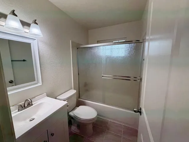 $194,900 | 431 West Alamos Avenue, Unit 4, Clovis, CA 93612