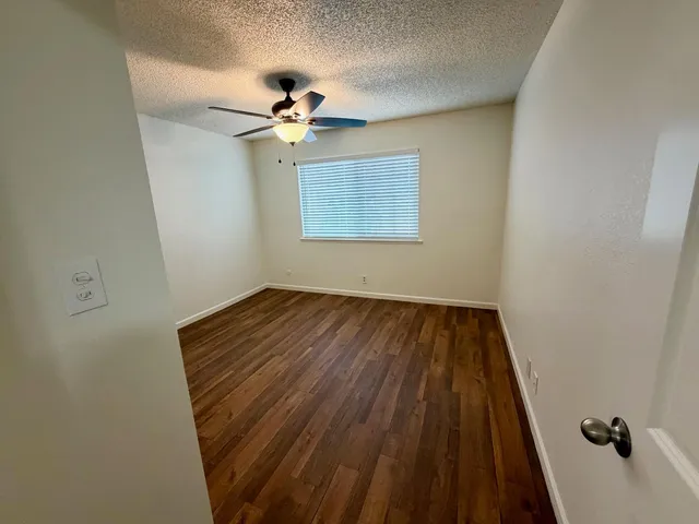 $194,900 | 431 West Alamos Avenue, Unit 4, Clovis, CA 93612