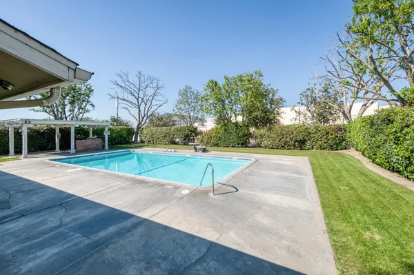 $179,900 | 431 West Alamos Avenue, Unit 4, Clovis, CA 93612