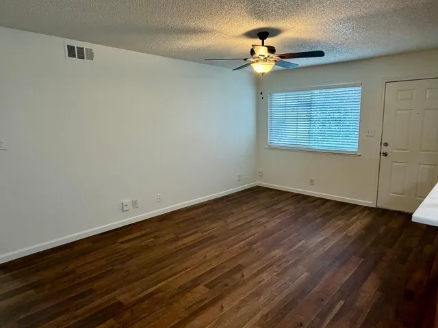 $194,900 | 431 West Alamos Avenue, Unit 4, Clovis, CA 93612