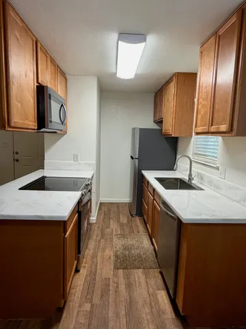 $194,900 | 431 West Alamos Avenue, Unit 4, Clovis, CA 93612