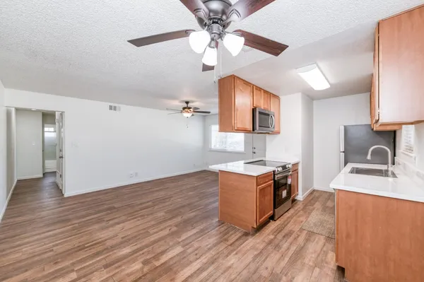 $179,900 | 431 West Alamos Avenue, Unit 4, Clovis, CA 93612