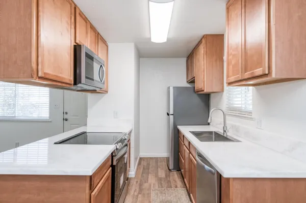 $179,900 | 431 West Alamos Avenue, Unit 4, Clovis, CA 93612