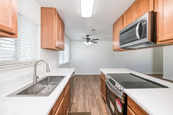 $179,900 | 431 West Alamos Avenue, Unit 4, Clovis, CA 93612