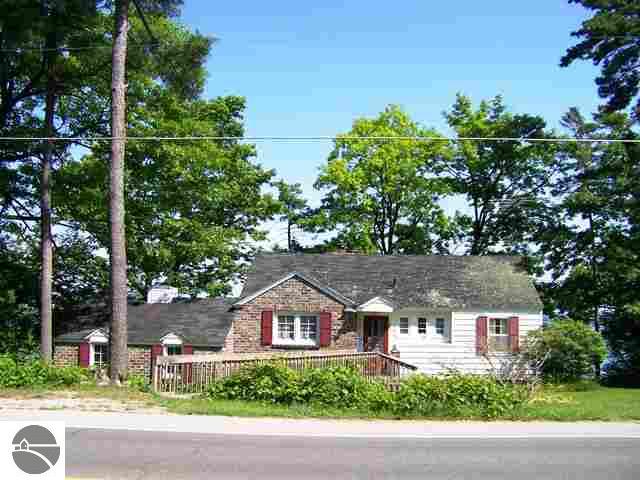 9722 Center Road Traverse City, MI 49686 - Photo 17 of 25 1728585-16.JPG