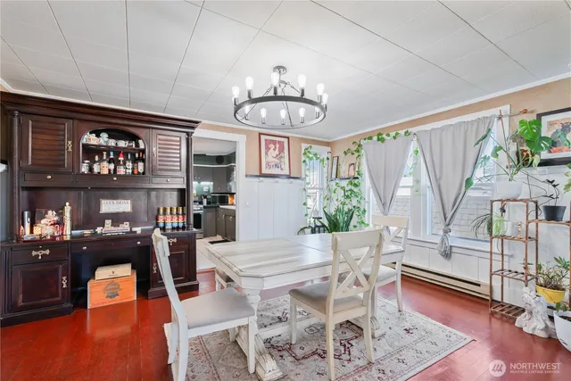 $425,000 | 304 Crawford Street, Kelso, WA 98626