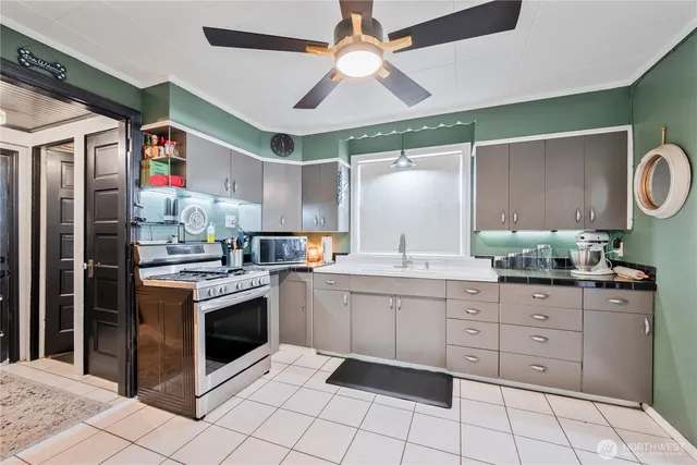 $425,000 | 304 Crawford Street, Kelso, WA 98626