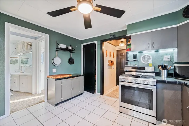 $425,000 | 304 Crawford Street, Kelso, WA 98626