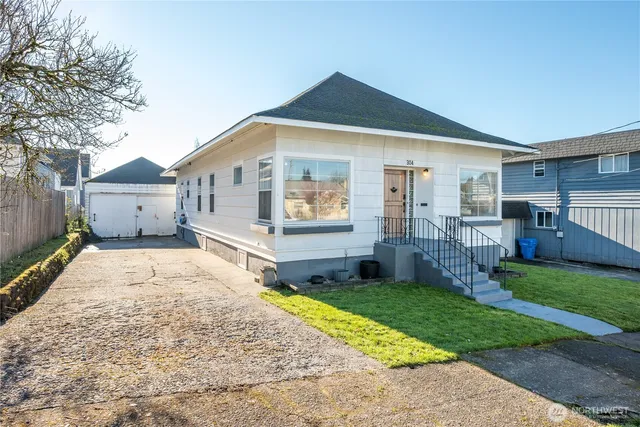 $425,000 | 304 Crawford Street, Kelso, WA 98626