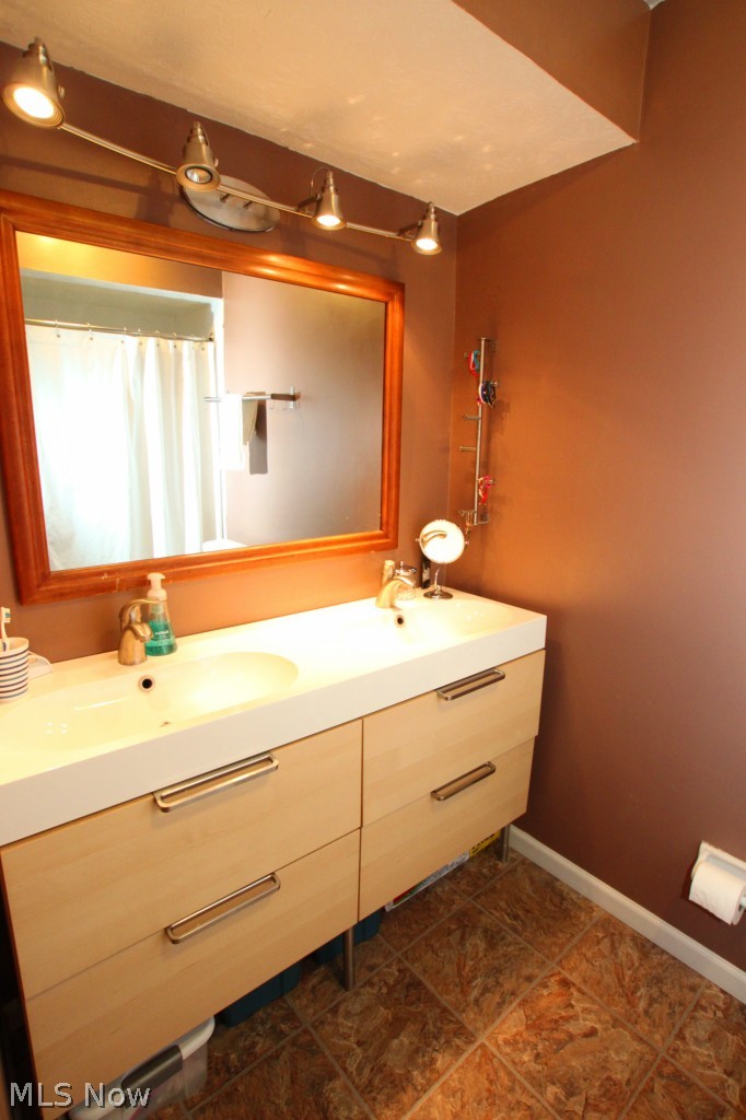 975 Canyon View Road Northfield, OH 44067 - Photo 9 of 14