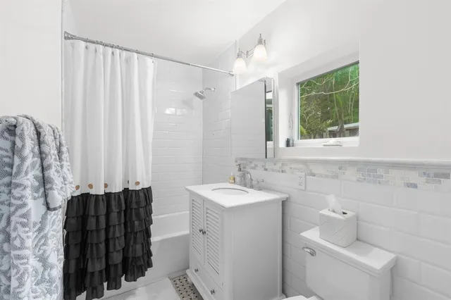 $599,000 | 3294 Northwest 6th Avenue, Fort Lauderdale, FL 33309