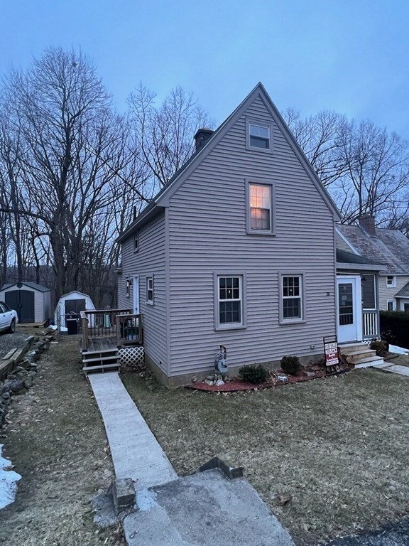 28 Marconi Road Worcester, MA 01606 - Photo 3 of 22 Gallery Image 3