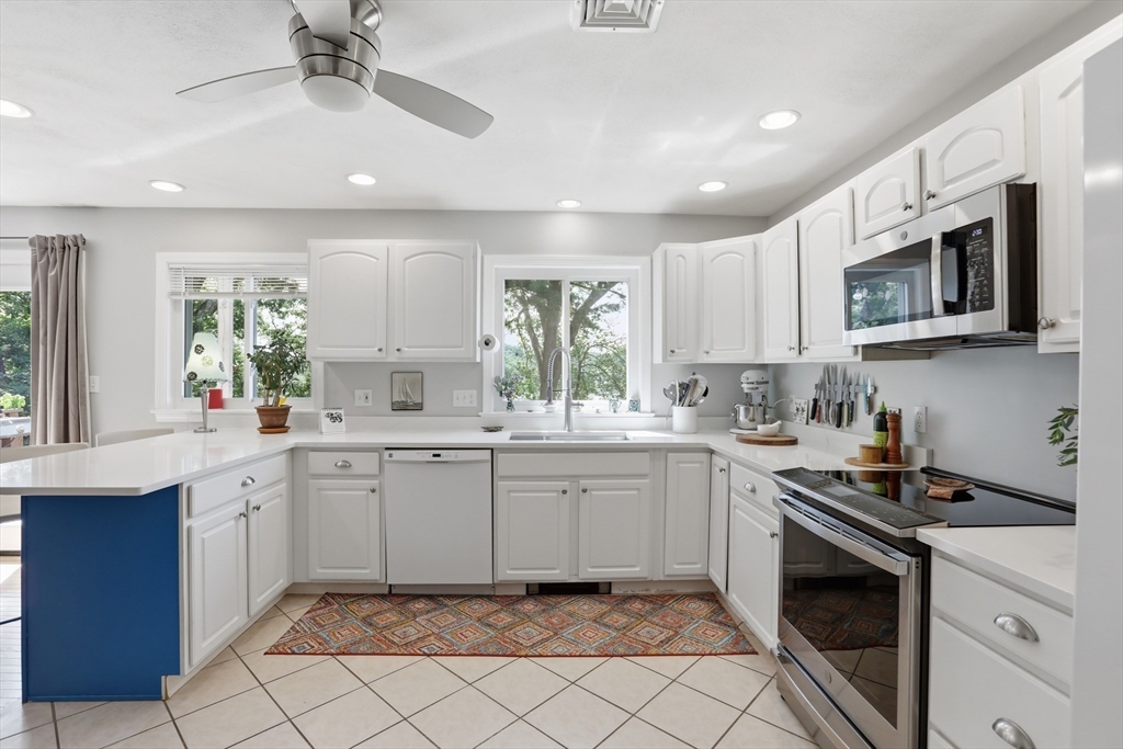 23 Shore Road North Reading, MA 01864 - Photo 13 of 36