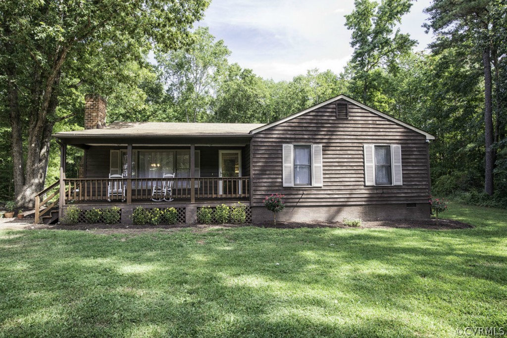 15176 Verdon Road Beaverdam, VA 23015 - Photo 1 of 15 a front view of a house with garden