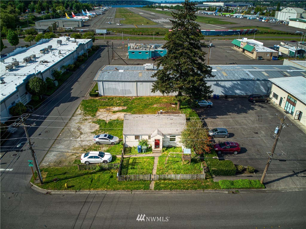 108 South Tobin Street Renton, WA 98057 - Photo 5 of 10 a picture of city view