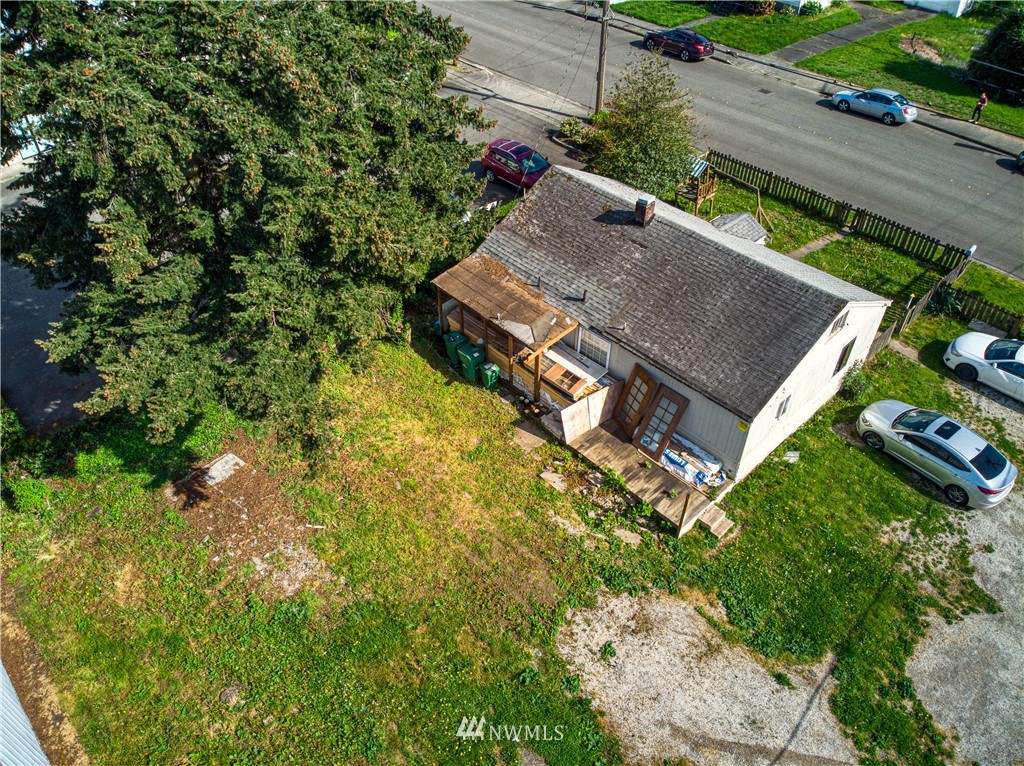 108 South Tobin Street Renton, WA 98057 - Photo 8 of 10 view of a house with a yard