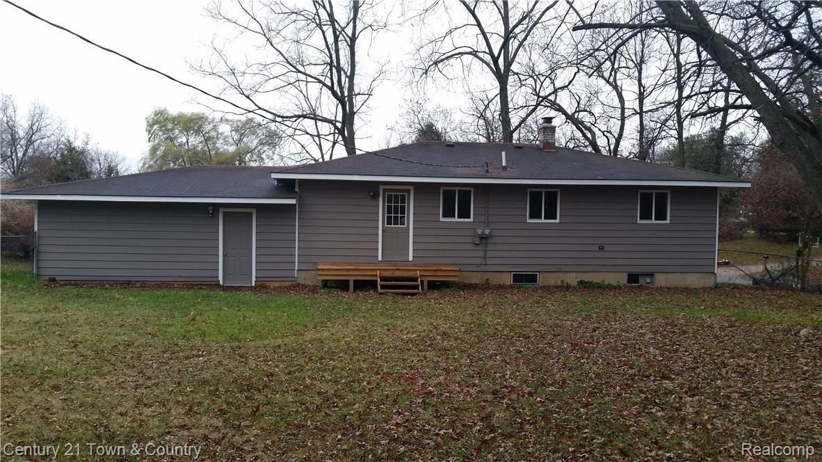 3326 Genoa Road Clarkston, MI 48346 - Photo 2 of 11 2.jpg