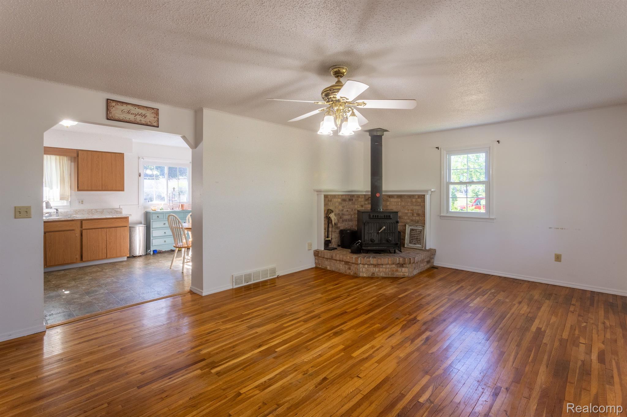 15146 Hogan Road Linden, MI 48451 - Photo 4 of 46