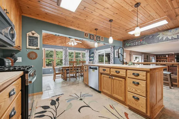 $569,900 | 9439 Jewel Ln Court, Forest Lake, MN 55025