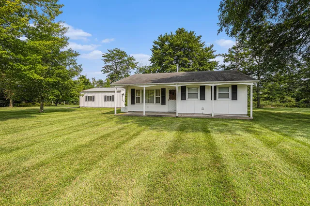 $350,000 | 911 Dragon Shores Drive, Coldwater, MI 49036