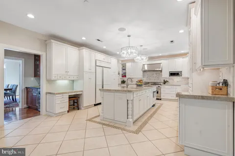 $2,250,000 | 640 Narcisi Lane, Wayne, PA 19087