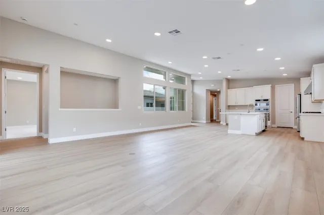 $663,919 | 10361 Hanging Lake Street, Las Vegas, NV 89166