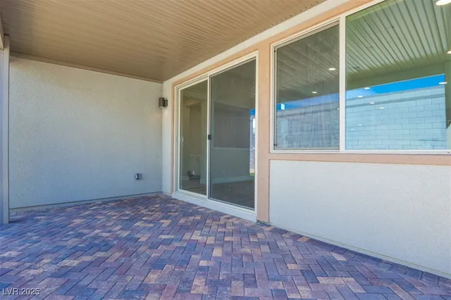 $663,919 | 10361 Hanging Lake Street, Las Vegas, NV 89166