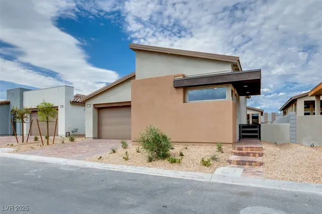 $663,919 | 10361 Hanging Lake Street, Las Vegas, NV 89166
